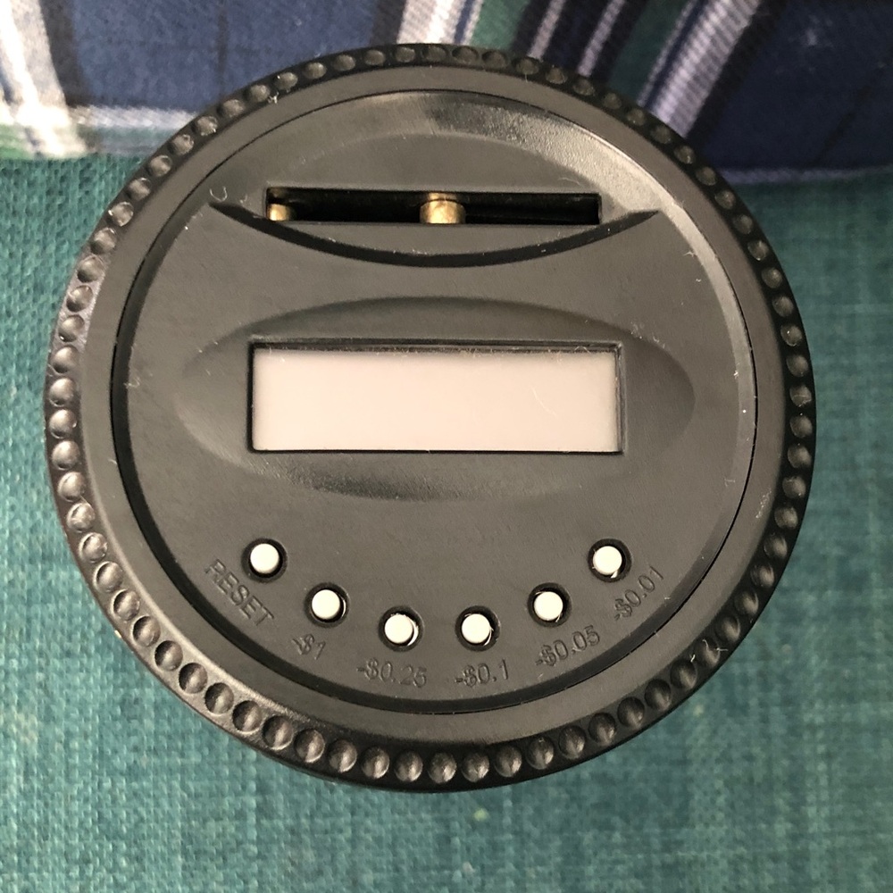 🚚 Coin Bank with Digital Display - Picture 2 of 6